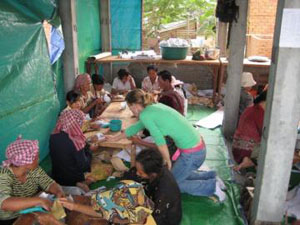 Heida bij de papier mache training