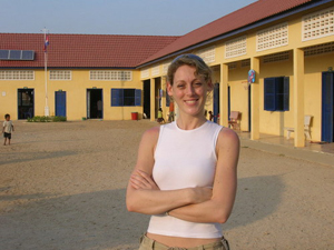 Heida in front of the school